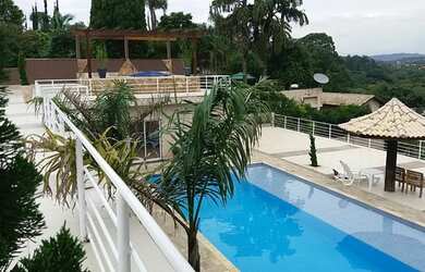 Imagem: A fazenda possui 2.400m² de Área e está localizado em Mairinque