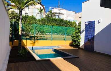 Imagem 8: Casa de condomínio para venda com 300 metros quadrados com 4 suites Alto padrão