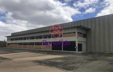 Imagem: O depósito possui 5 Vagas na garagem, 12.550m² de Área e