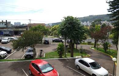 Imagem: O apartamento possui 2 Dormitórios, 1 Banheiro, 2 Vagas na