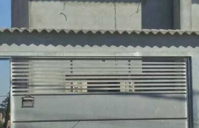 Imagem: A casa possui 2 Dormitórios, 1 Banheiro, 1 Vaga na garagem