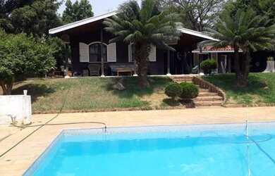 Imagem: A fazenda possui 250m² de Área e está localizado em Terras