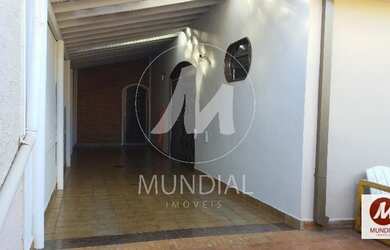 Imagem: A casa possui 3 Dormitórios, 2 Banheiros, 3 Vagas na garagem