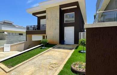 Imagem: A casa em condomínio possui 2 Dormitórios, 3 Banheiros, 4