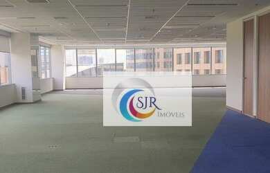 Imagem: O depósito possui 5 Vagas na garagem, 1.653m² de Área e