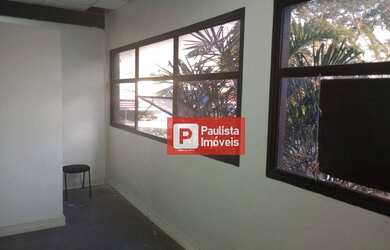 Imagem: O depósito possui 5 Vagas na garagem, 700m² de Área e está