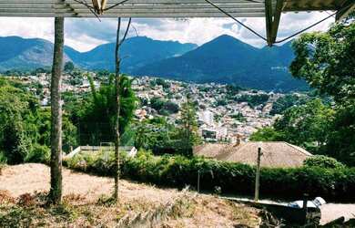 Imagem: O terreno possui 866m² de Área e está localizado em Braunes