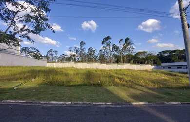 Imagem: O terreno possui 324m² de Área, Piscina e está localizado