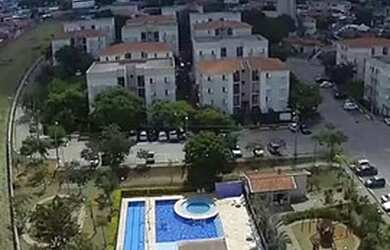 Imagem: O apartamento possui 2 Dormitórios, 1 Banheiro, 1 Vaga na garagem