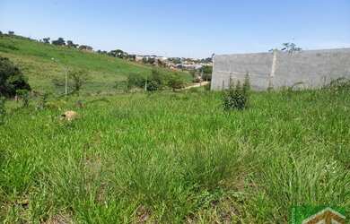 Imagem: O terreno possui 300m² de Área e está localizado em Parque