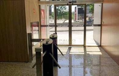 Imagem: O depósito possui 2 Vagas na garagem, 60m² de Área e está