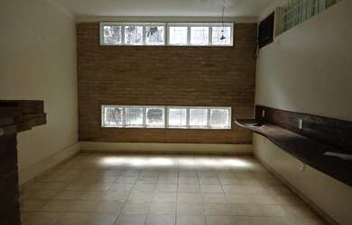 Imagem: O depósito possui 60m² de Área e está localizado em Campos