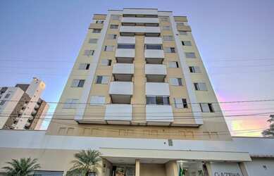 Imagem: O apartamento possui 3 Dormitórios, 1 Banheiro, 1 Vaga na garagem