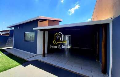 Imagem: A casa à venda possui 3 Dormitórios, 2 Banheiros, 1 Vaga na