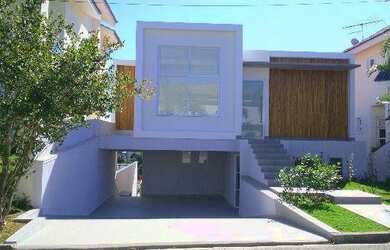 Imagem: A casa em condomínio possui 3 Dormitórios, 2 Banheiros, 2