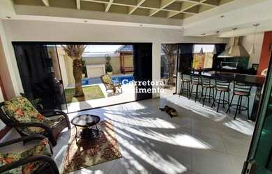 Imagem: A casa em condomínio possui 4 Dormitórios, 5 Banheiros, 4