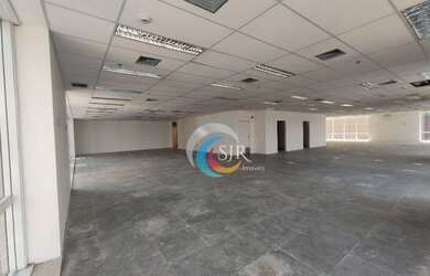 Imagem: O depósito possui 5 Vagas na garagem, 450m² de Área e está