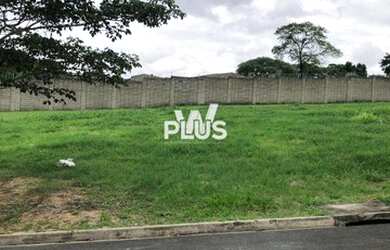 Imagem: O terreno à venda possui 320m² de Área e está localizado