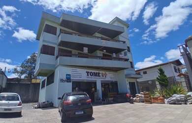 Imagem: O apartamento possui 3 Dormitórios, 1 Banheiro, 1 Vaga na garagem