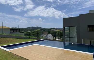 Imagem: A casa em condomínio possui 3 Dormitórios, 4 Banheiros, 4