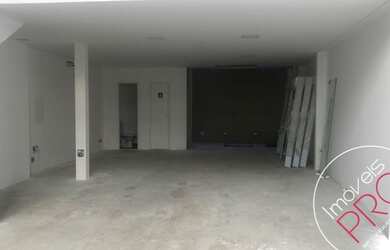 Imagem: O depósito possui 2 Vagas na garagem e 100m² de Área e está