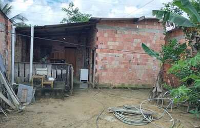 Imagem: A casa possui 2 Dormitórios, 1 Banheiro e está localizado