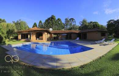 Imagem: A chácara possui 700m² de Área e está localizado em Roseira