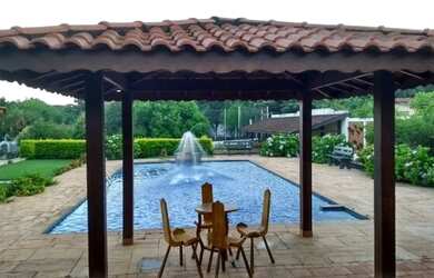 Imagem: A casa em condomínio possui 4 Dormitórios, 5 Banheiros, 5