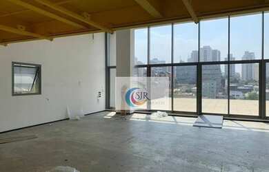 Imagem: O depósito possui 5 Vagas na garagem e 856m² de Área e está