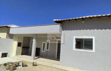 Imagem: A casa possui 2 Dormitórios, 2 Banheiros, 2 Vagas na garagem