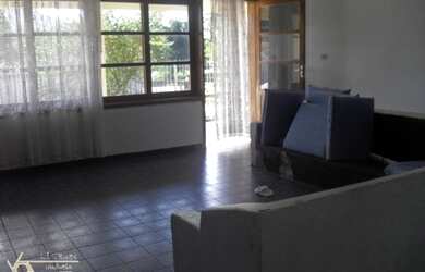 Imagem: A casa possui 4 Dormitórios, 2 Banheiros, 432m² de Área e