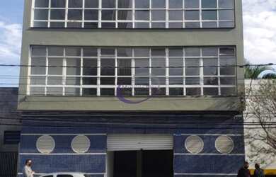 Imagem: O depósito possui 890m² de Área e está localizado em Santo