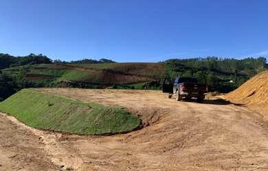 Imagem: O terreno possui 1628m² de Área e está localizado em Santa