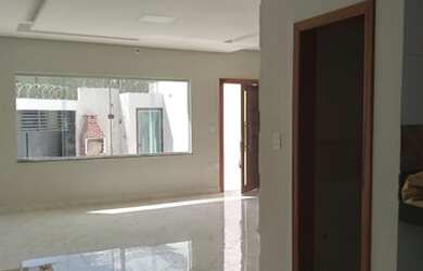 Imagem: A casa possui 3 Dormitórios, 3 Banheiros, 2 Vagas na garagem