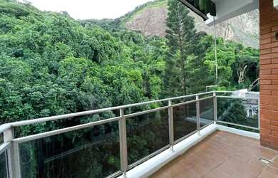 Imagem: O apartamento possui 1 Dormitório, 2 Banheiros, 1 Vaga na garagem