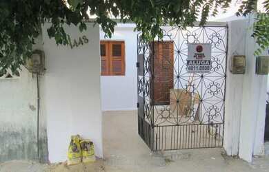 Imagem: A casa possui 2 Dormitórios, 1 Banheiro, 80m² de Área e