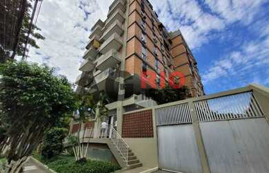 Imagem: O apartamento possui 1 Dormitório, 1 Banheiro, 1 Vaga na garagem
