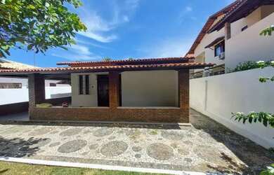 Imagem: A casa possui 3 Dormitórios, 3 Banheiros, 1 Vaga na garagem