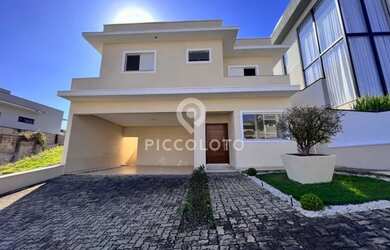 Imagem: A casa em condomínio possui 3 Dormitórios, 4 Banheiros, 2