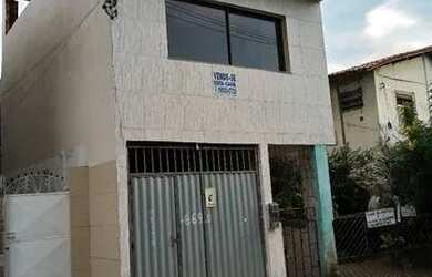 Imagem: A casa possui 2 Dormitórios, 1 Banheiro, 1 Vaga na garagem