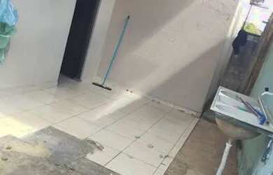 Imagem: A casa possui 2 Dormitórios e 1 Banheiro e está localizado