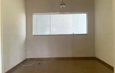 Imagem: A casa possui 3 Dormitórios, 1 Banheiro, 142m² de Área, Imóvel