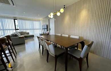 Imagem: O apartamento possui 4 Dormitórios, 5 Banheiros, 3 Vagas na