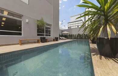 Imagem: O apartamento possui 1 Dormitório, 1 Banheiro, 1 Vaga na garagem