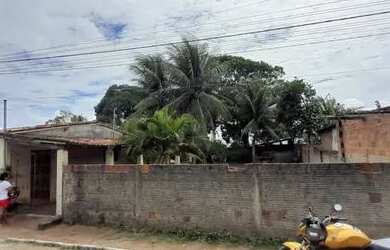 Imagem: A casa possui 2 Dormitórios, 1 Banheiro, 5 Vagas na garagem