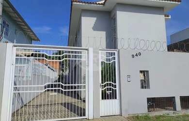 Imagem: A casa possui 2 Dormitórios, 3 Banheiros, 1 Vaga na garagem