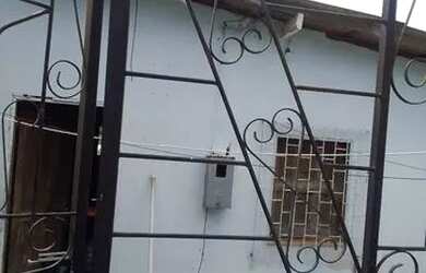 Imagem: A casa possui 4 Dormitórios, 2 Banheiros e está localizado