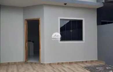 Imagem: A casa possui 2 Dormitórios, 1 Banheiro, 2 Vagas na garagem