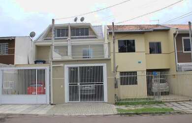 Imagem: A casa possui 2 Dormitórios, 2 Banheiros, 2 Vagas na garagem