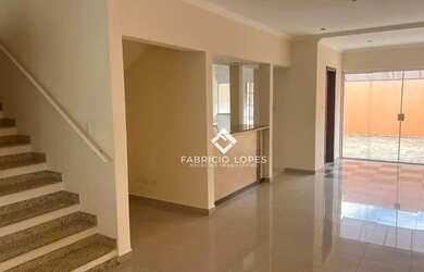 Imagem: A casa em condomínio possui 3 Dormitórios, 2 Banheiros, 2